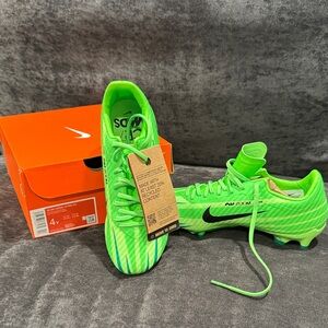 Nike Kids JR Zoom Vapor 16 PRO FG Soccer Cleats